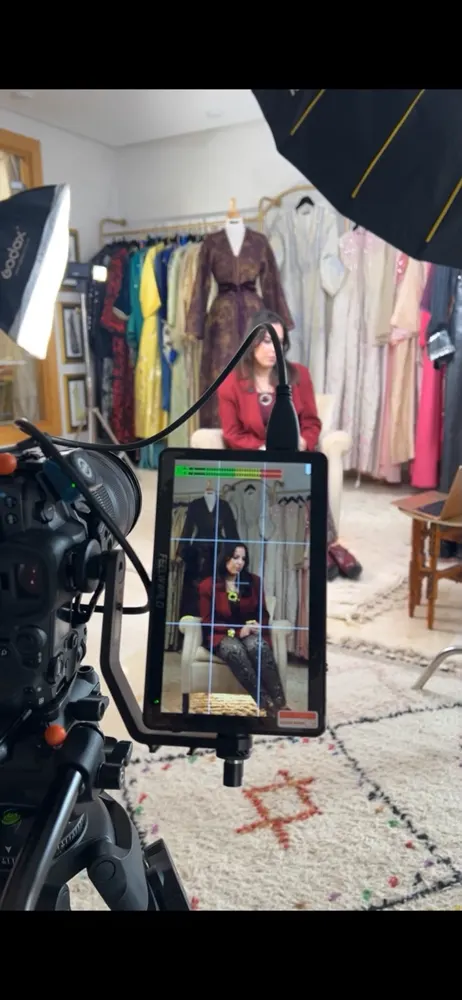 Laïan — coulisses de tournage en showroom